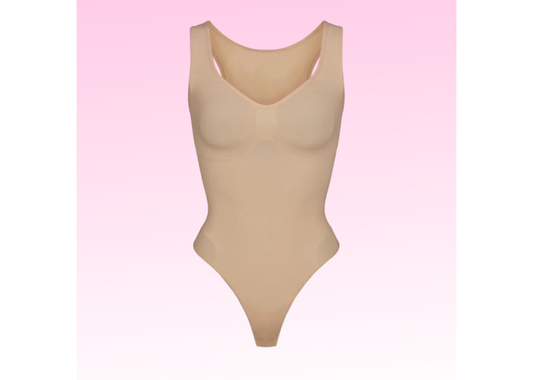 SKIMS SEAMLESS SCULPT SCOOP NECK THONG BODYSUIT- CLAY