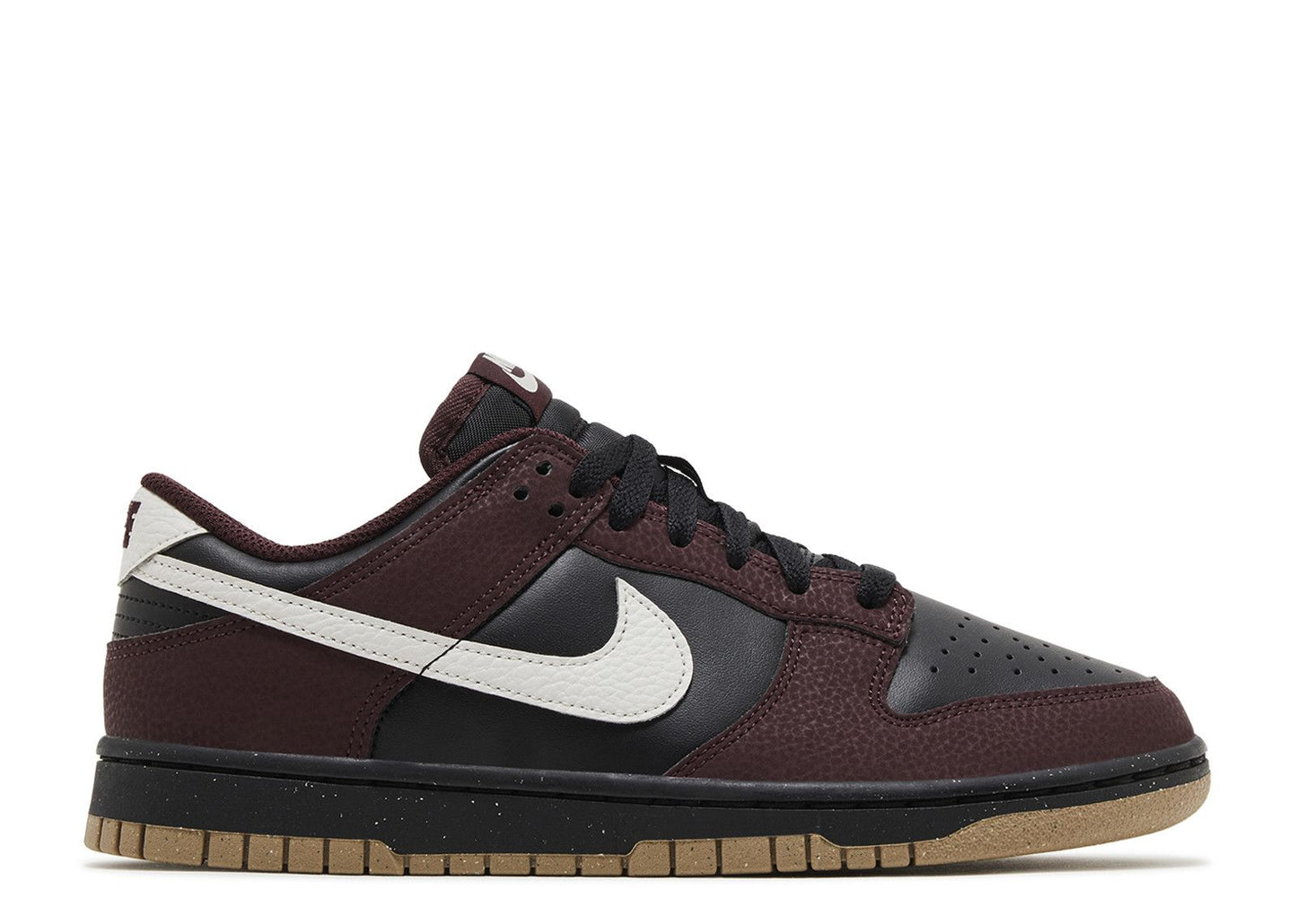 Wmns Dunk Low Next Nature Burgundy Crush Black